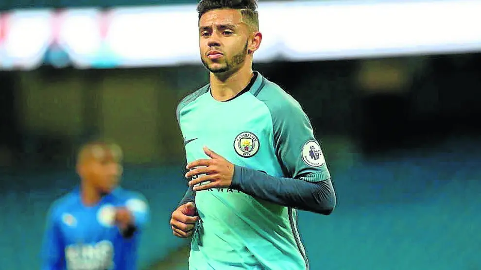 El zaragozano Paolo Fernandes, en un partido con el Manchester City.