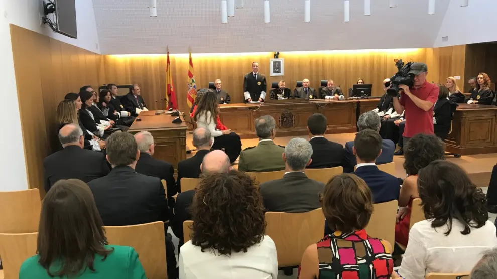 El fiscal jefe, Juan Baratech, durante su intervención en el a acto de apertura del Año Judicial de Huesca.