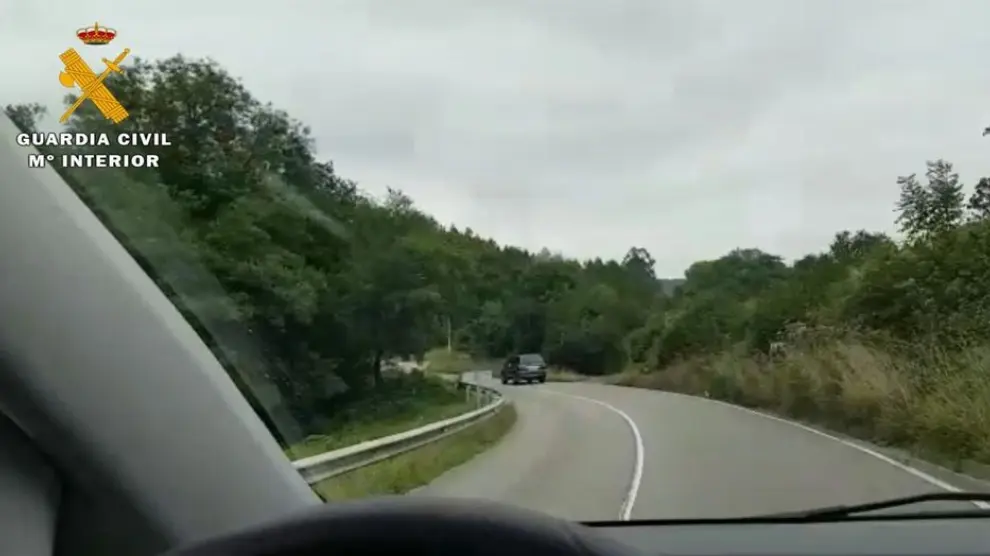 Pillan a un conductor de ambulancia que se grabó en vídeo mientras conducía