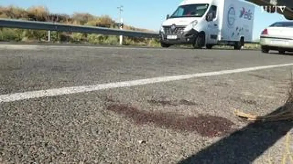 Una persona ha perdido la vida y otras siete han resultado heridas de gravedad como consecuencia de un accidente en la N-232 a su paso por Fuentes de Ebro.