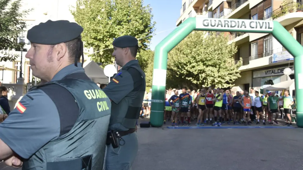 La Guardia Civil ha celebrado este sábado, dentro de su semana institucional, la III Carrera Solidaria a favor de Cadis Huesca.