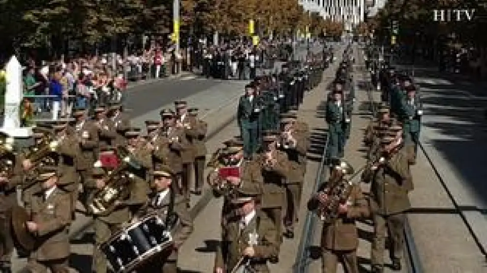 Desfile y parada militar de la Benemérita en el paseo de la Independencia.