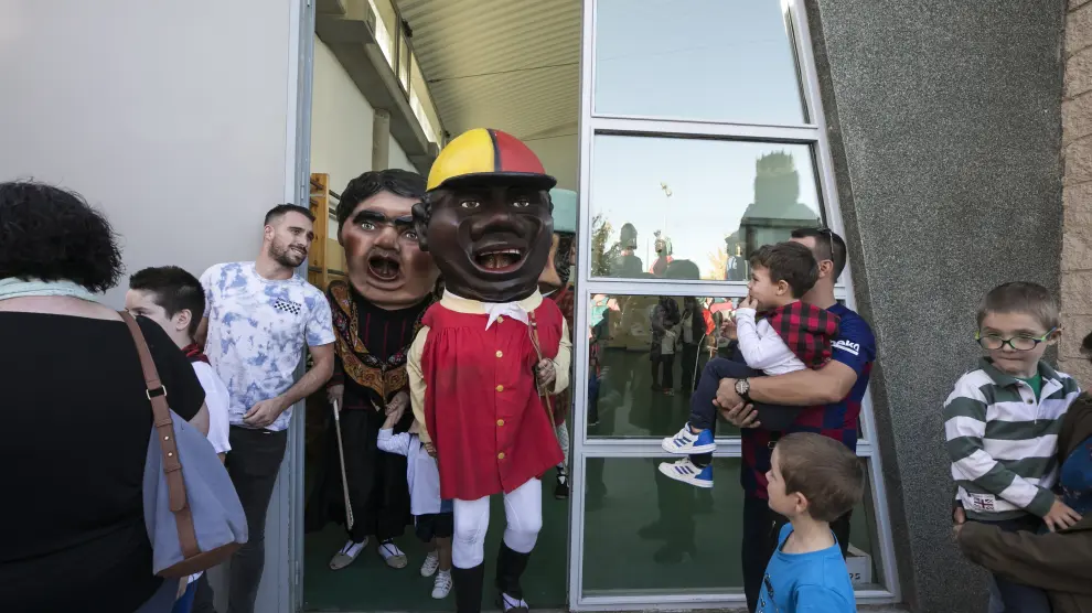 Fotos de los Gigantes y Cabezudos en las Fiestas del Pilar 2019 en Zaragoza