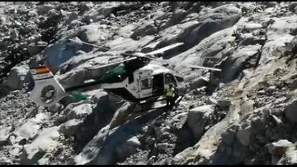 La Guardia Civil auxilió a un hombre que inició la travesía con un guía ,que le aconsejó regresar sin hacer cima por las malas condiciones del glaciar, y decidió continuar solo.