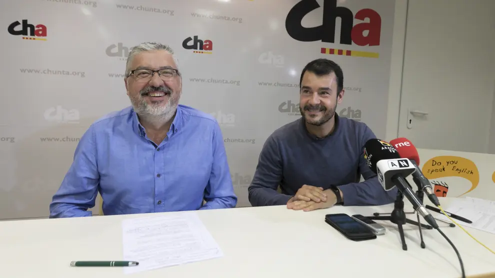 Salvador Ariste (i) y Chuaquín Bernal en la presentación de la campaña de CHA