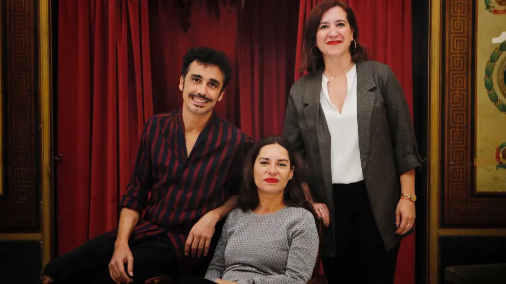 Canco Rodríguez, Natalia Mateo y Sara Fernández, en el Teatro Principal de Zaragoza.