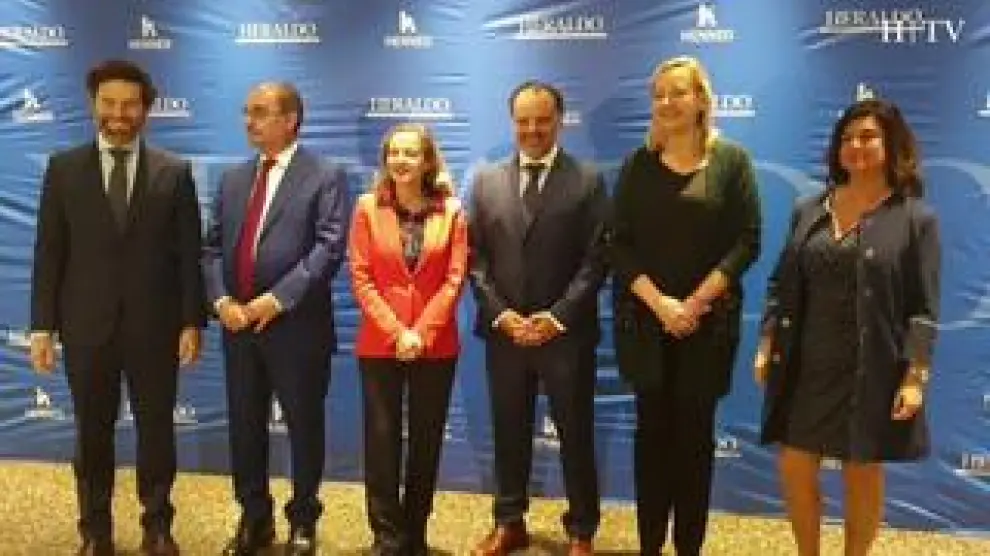 La ministra Nadia Calviño ha sido la protagonista de un nuevo desayuno de HERALDO que se ha celebrado este miércoles en el Hotel Palafox de Zaragoza.