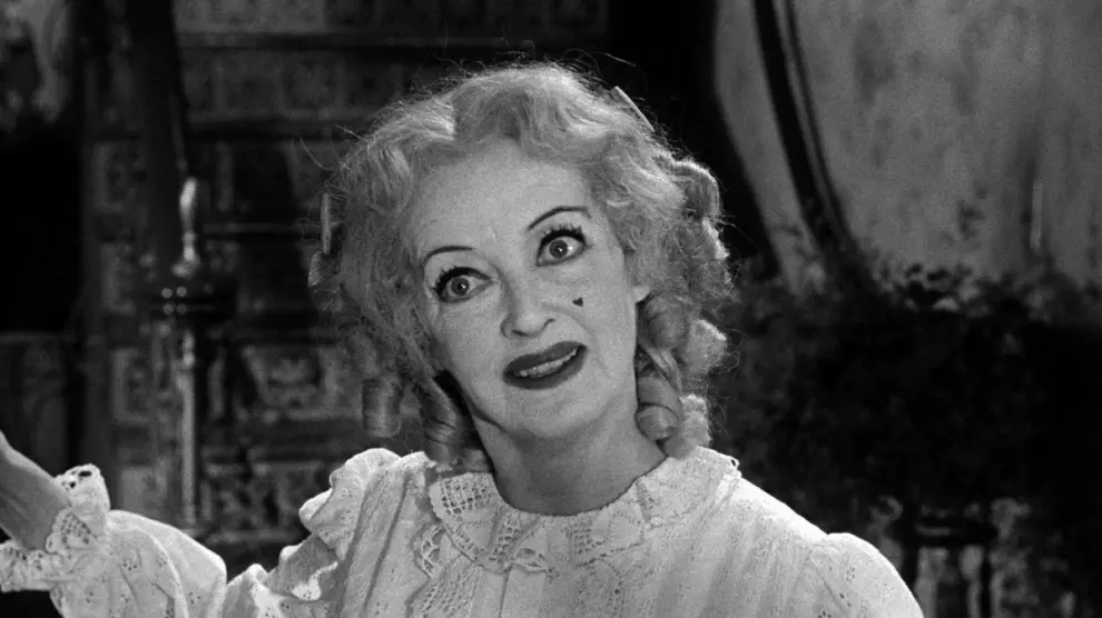Bette Davis, aterrador juguete roto en 'Qué fue de Baby Jane'.