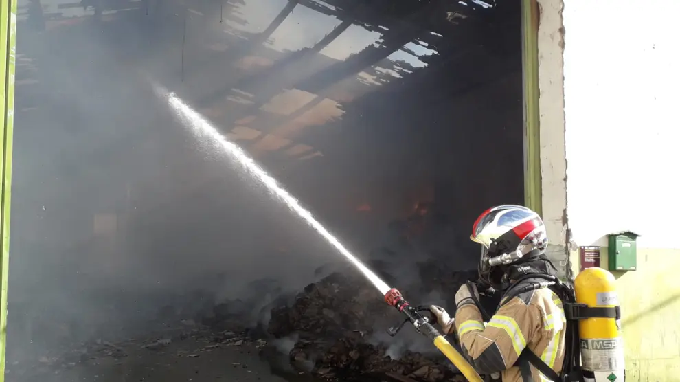 Incendio en una fábrica de La Almunia