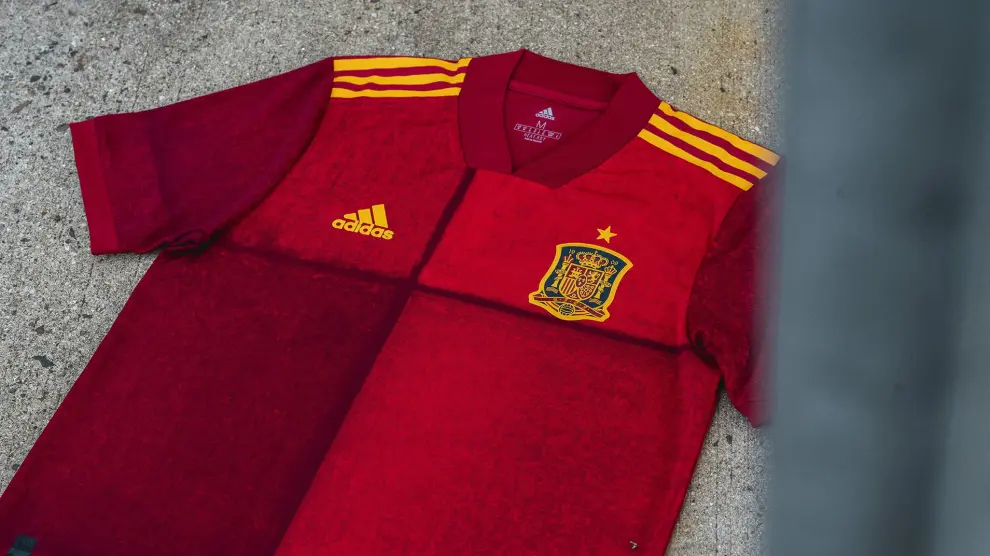 La nueva camiseta de la selección presentada por Adidas para la próxima Eurocopa