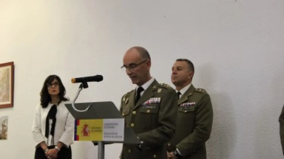 El delegado de Defensa, coronel Conrado J. Cebollero, en el acto celebrado esta mañana en el acuartelamiento de San Fernando por el 24 aniversario de la creación de la Delegación de Defensa en Aragón.