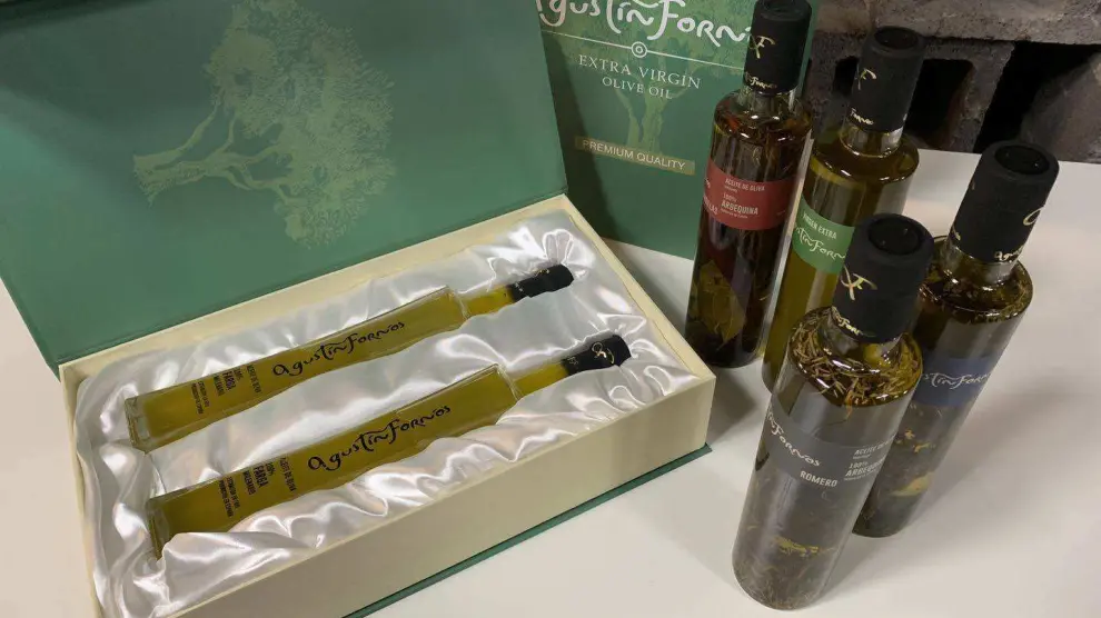 Botellas con aceite de oliva virgen extra de Agustín Fornós destinadas al mercado chino.