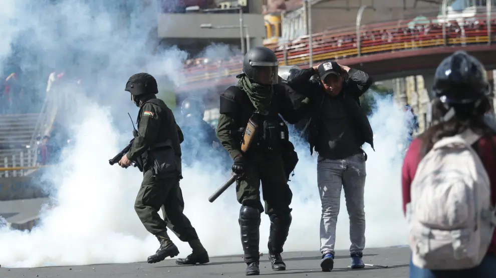 Una imagen de los disturbios entre Policía y manifestantes en Bolivia.