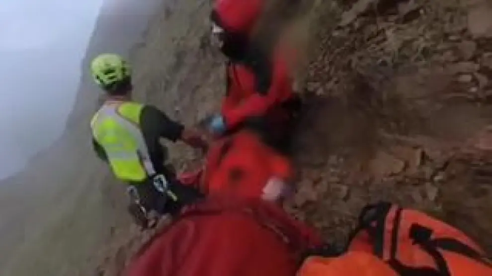 En las imágenes, uno de los rescates realizados por la Guardia Civil durante este verano en el Pirineo aragonés