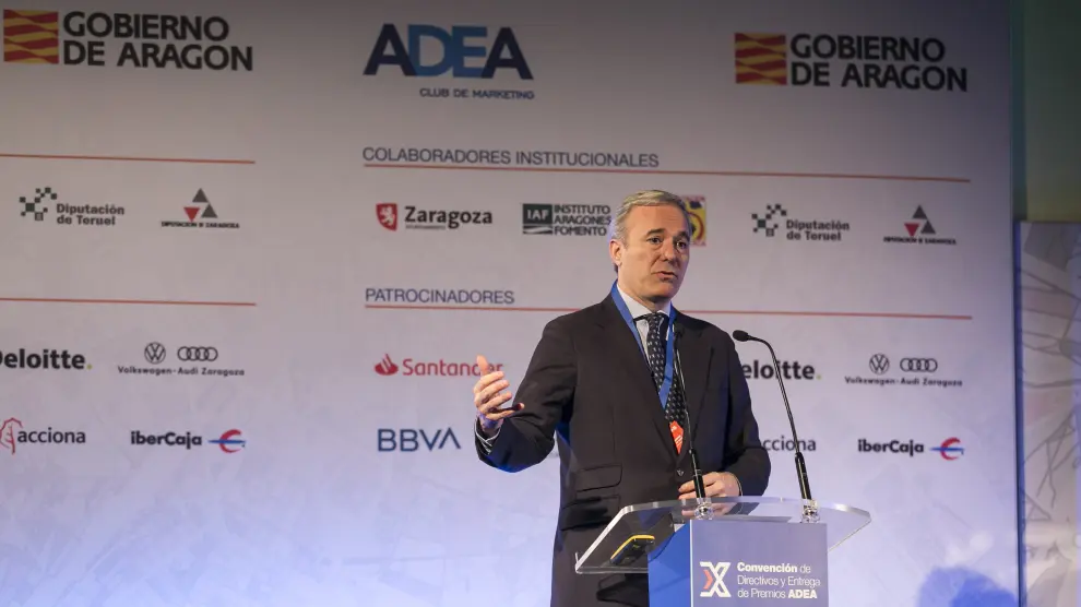 Jorge Azcón, durante su intervención en la convención de ADEA.