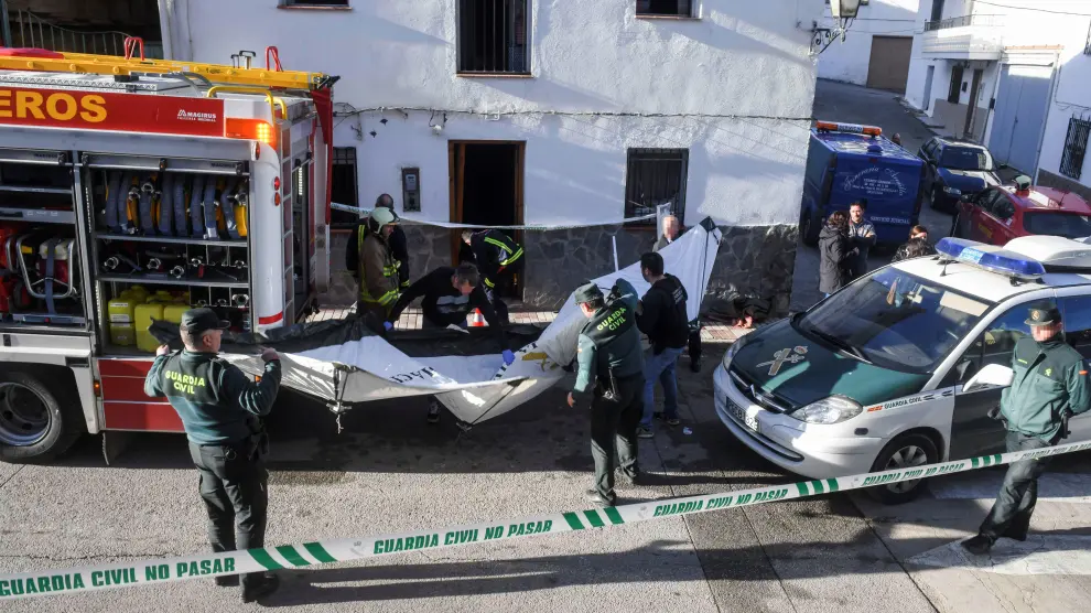 Bomberos y Guardia Civil investigan los hechos en Granada