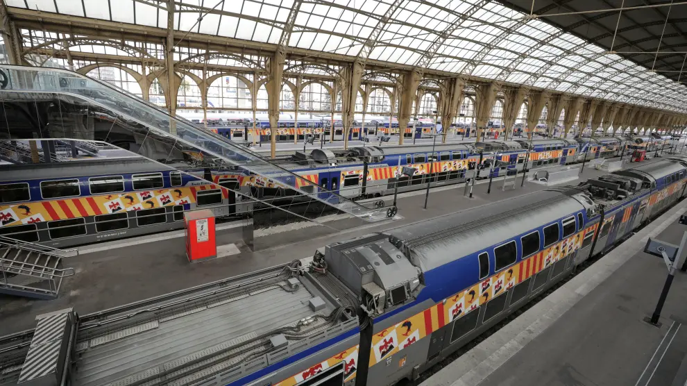 Estación de trenes sin actividad por los paros en Francia.