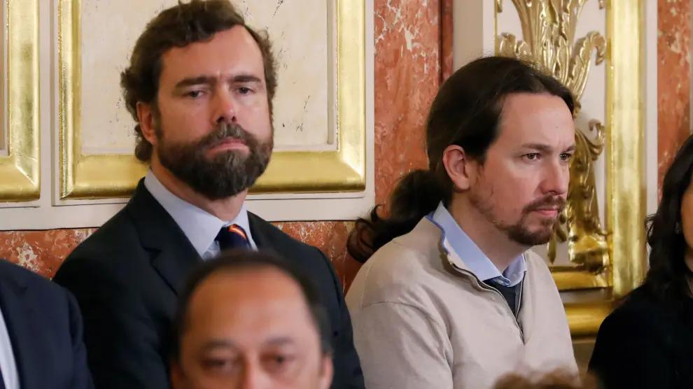 Pablo Iglesias junto al portavoz de Vox en el Congreso, Iván Espinosa de los Monteros.