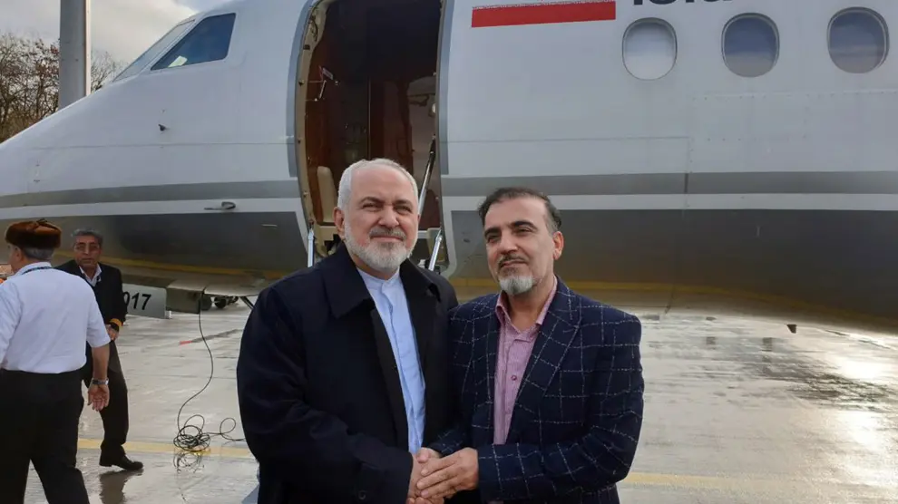 El ministro iraní de Exteriores, Mohamad Yavad Zarif, junto al iraní Masud Soleimaní.