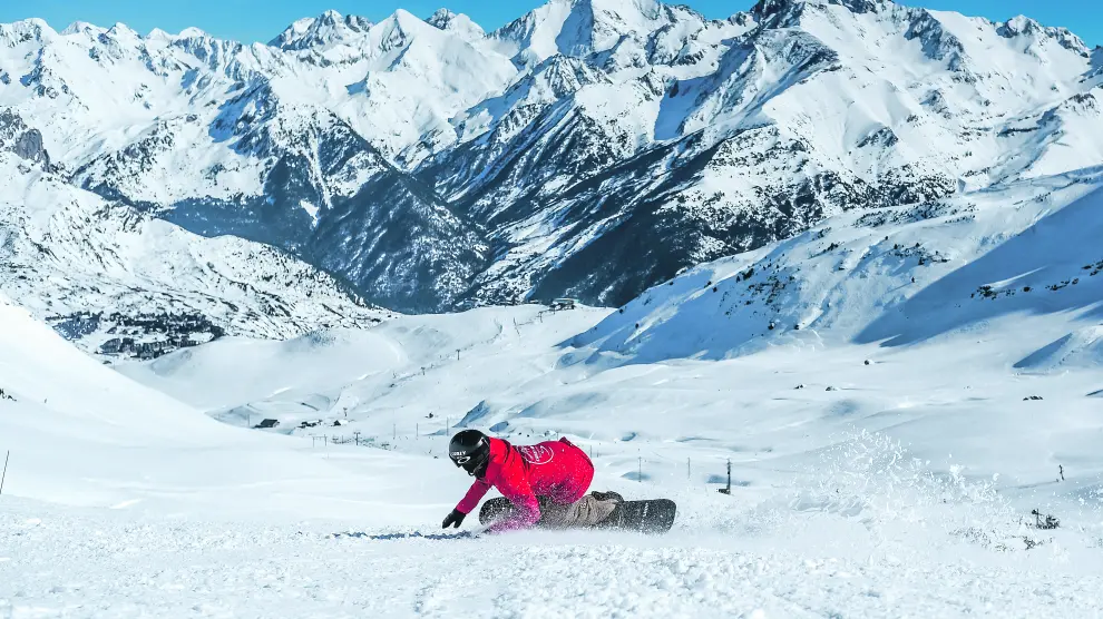 El 'snowboard' es uno de los deportes que se pueden practicar en las pistas.