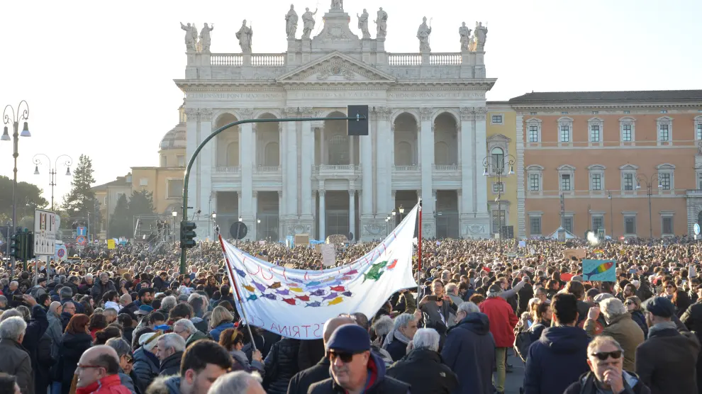 Más de 40.000 personas se manifestaron este sábado en Roma contra el ultraderechista Salvini