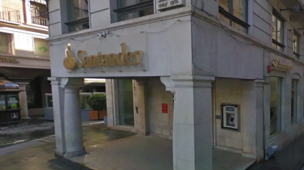 Oficina del Banco Santander en la plaza del Torico