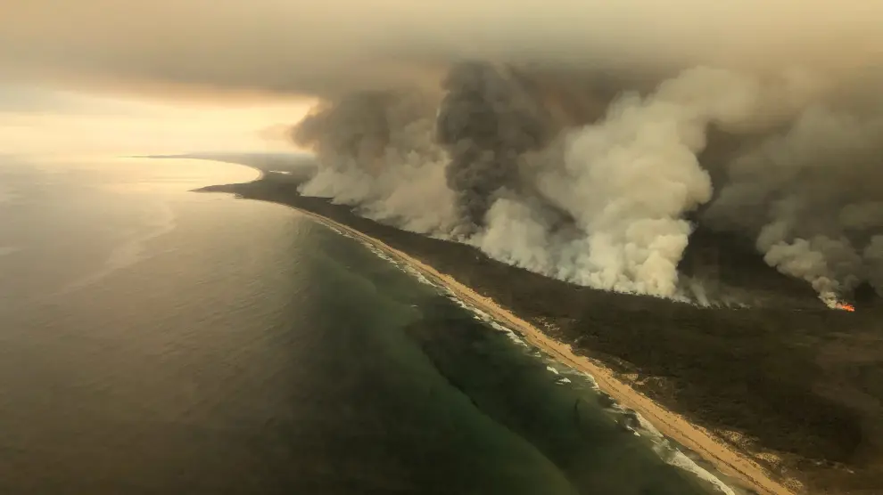 Los incendios han arrasado con más de 150.000 hectáreas en esta isla, entre los que se incluyen centros de atracción de turistas.