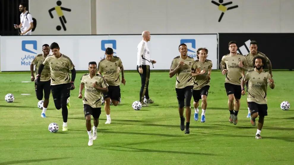 Entrenamiento del Real Madrid en el estadio Jeddah, en Arabia Saudí