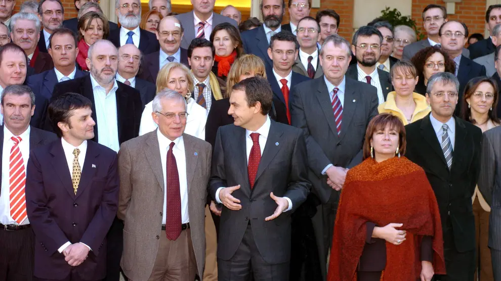 Borrell y Narbona, que era entonces ministra de Medio Ambiente, en un acto del Gobierno de Zapatero.