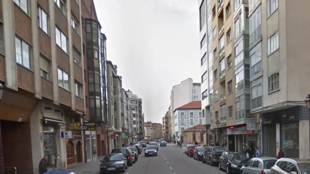 La agresión se produjo en a las 23.00 en la calle del Progreso de Burgos