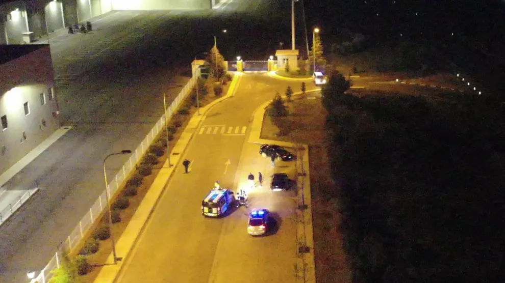 Un momento de la operación policial en Zuera, en una imagen captada por el dron.
