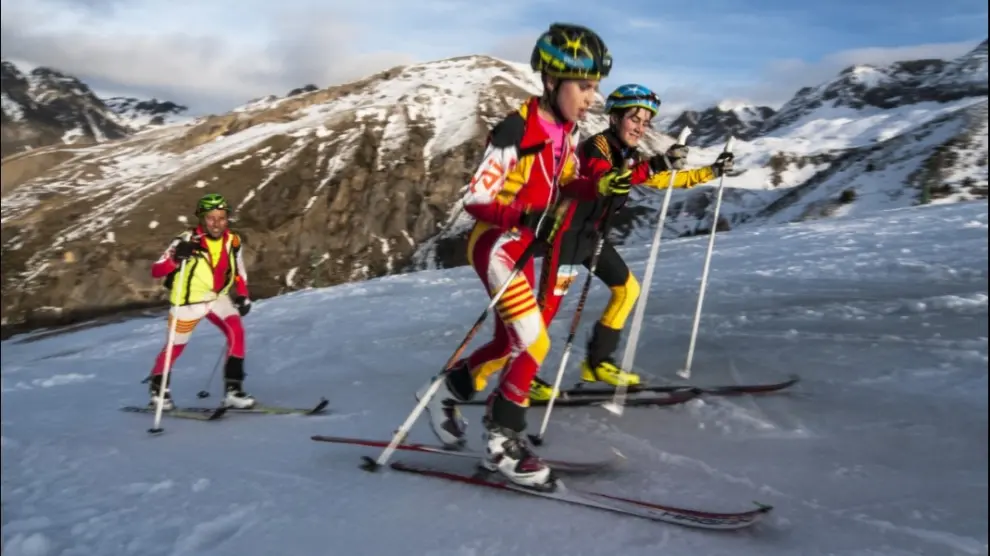 Campeones infantiles de la pasada edición de la Travesía Club Montaña Pirineos.