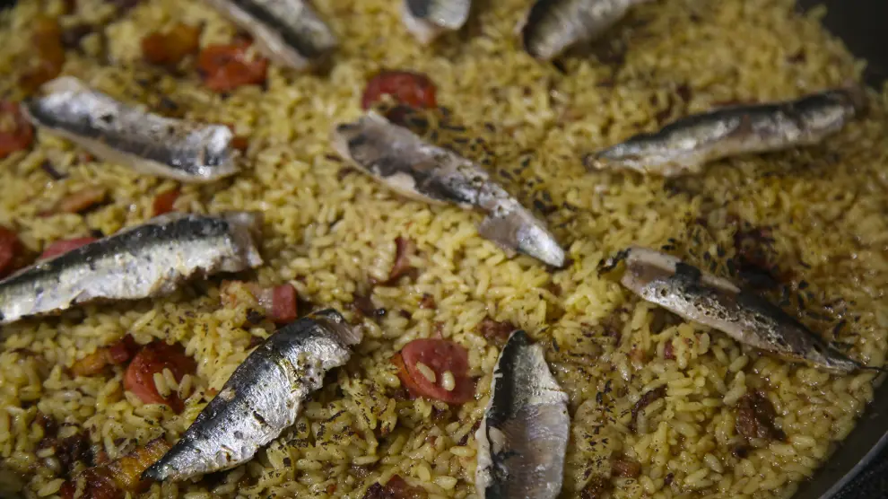 El arroz de butifarra y sardina ahumada incluido en las jornadas.