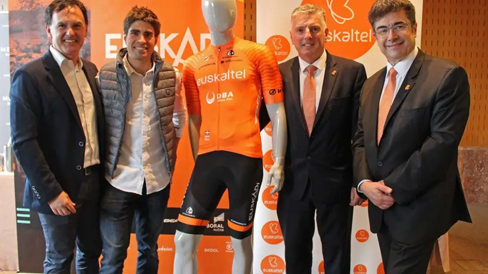 Presentación de la alianza por la que regresa el Euskaltel-Euskadi