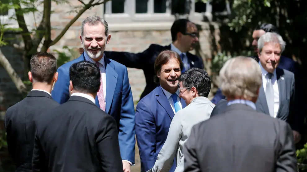 Uruguay's President elect Luis Lacalle Pou and Spain's King Felipe VI arrive at Lacalle's residence, a day before the President of Uruguay swears in, in Canelones, Uruguay February 29, 2020. REUTERS/Mariana Greif [[[REUTERS VOCENTO]]] URUGUAY-POLITICS/
