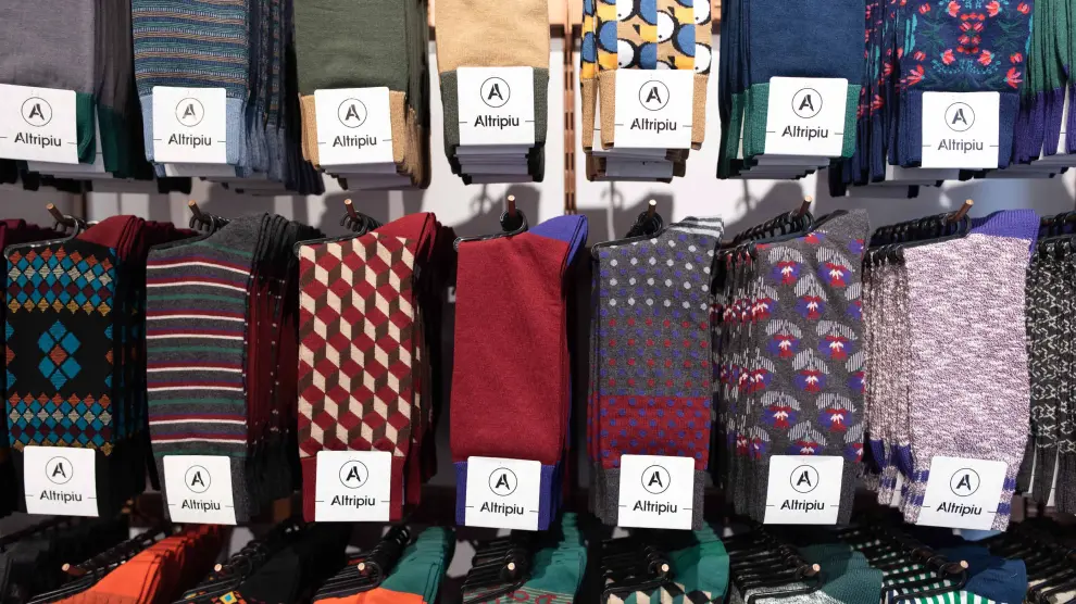 Altripiu vende medias y calcetines de diseño.