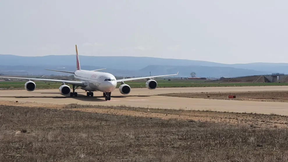 El último avión que aterrizó en el aeropuerto de Teruel, un Airbus A340 de Iberia para desmantelar.