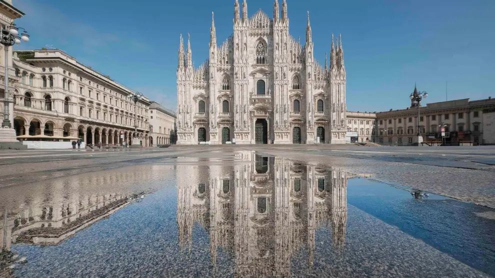 Plaza de la catedral de Milán, vacía estos días