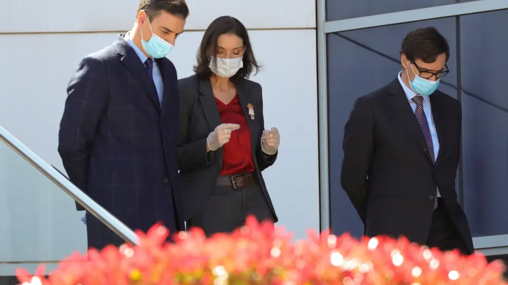 El presidente Sánchez, acompañado del ministro de Sanidad, ha visitado la empresa Hersill, en Móstoles, que ha comenzado a fabricar respiradores.