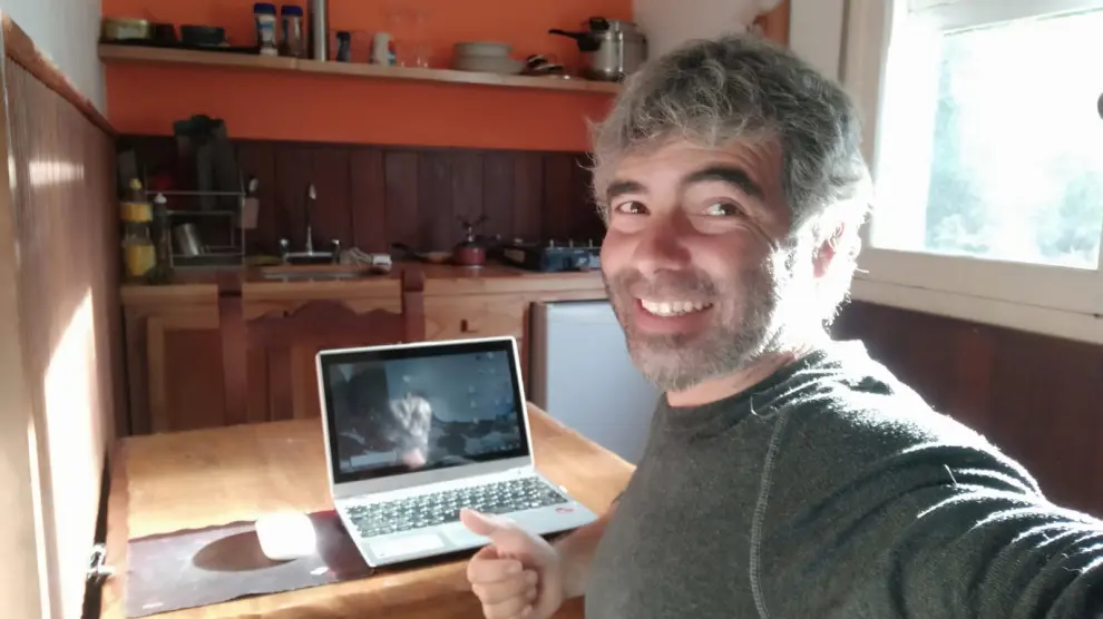 Daniel Zaragoza, escritor confinado en la Patagonia