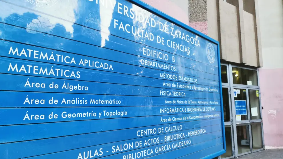Cartel de la Facultad de Ciencias de la Universidad de Zaragoza.