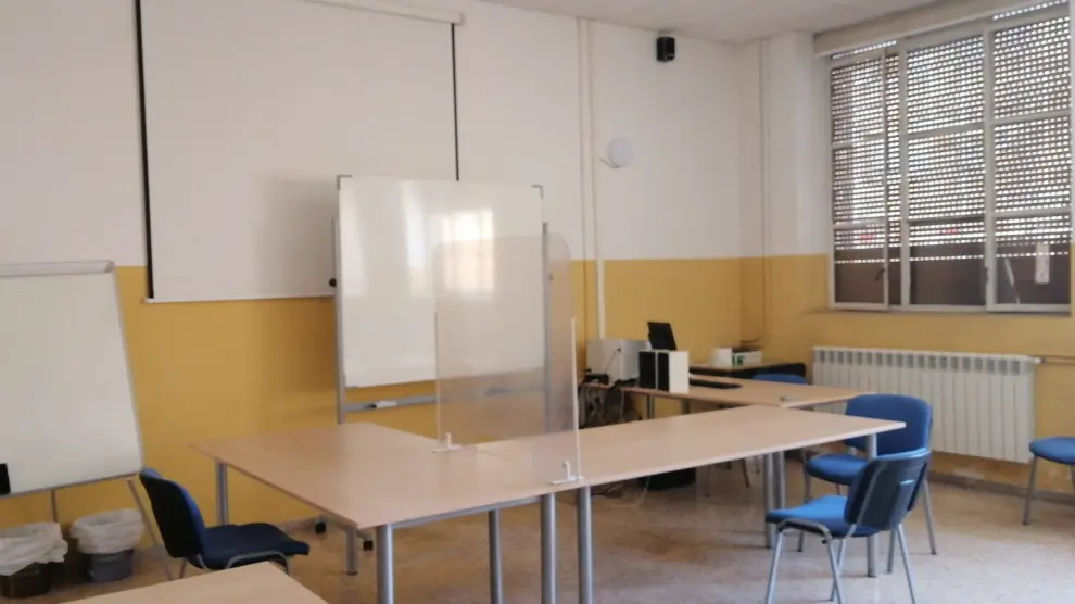 Sala de reuniones en la que se desarrollarán las tutorías presenciales en el Centro Público Integrado de Formación Profesional (CPIFP) Corona de Aragón de Zaragoza