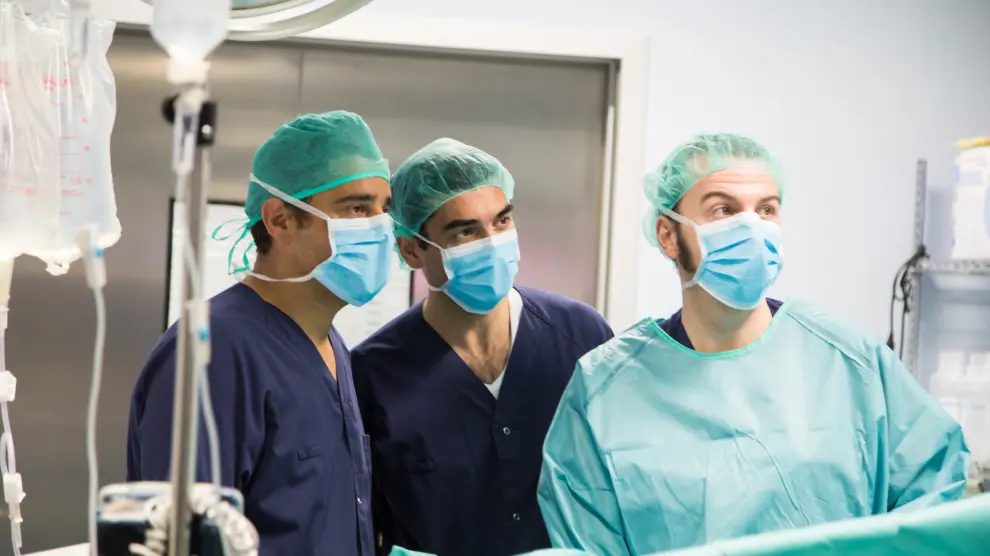 La Unidad de tumores urológicos del Instituto Oncológico está compuesta por los doctores Manuel Sánchez Zalabardo, Ángel García de Jalón Martínez y Joaquín Navarro Gil.