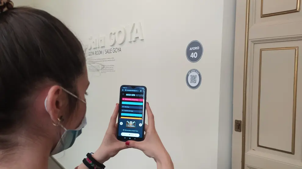 Forma segura de visitar el Museo Goya, gracias a los códigos QR y a una pantalla gigante