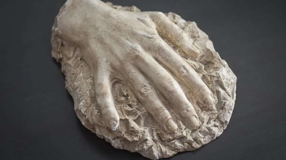 Réplica de la mano de un fallecido realizada tras sacarle un molde