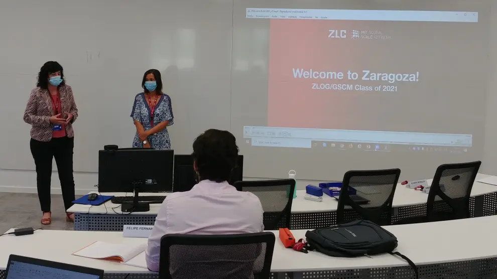 Susana Val, directora del ZLC, da la bienvenida a los estudiantes del curso 2020-21.