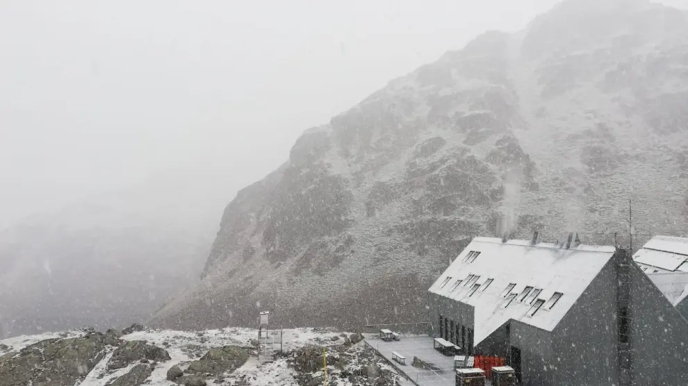 Una imagen del refugio de Cap de Llauset, situado de 2.425 metros, el más alto y el más oriental del Pirineo aragonés.