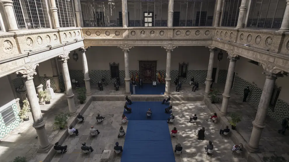 El acto de apertura del año judicial en Aragón se ha celebrado en el patio del palacio de los Condes de Morata.