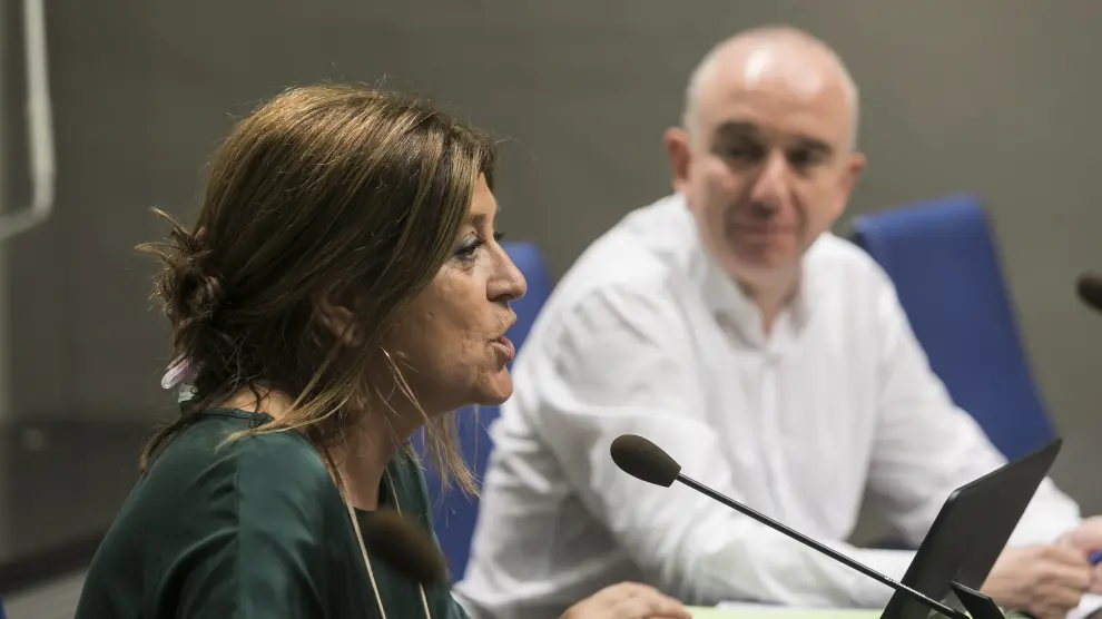 Ángela Alcalá, vicerrectora de Estudiantes, durante una rueda de prensa.