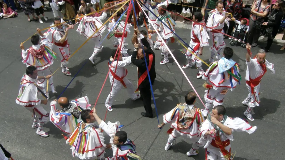 El dance de Tardienta ofrece sonidos ancestrales.